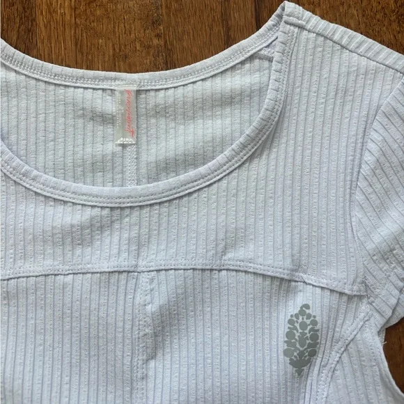 NWOT Free People movement ribbed tempo baby tee small - Picture 5 of 5